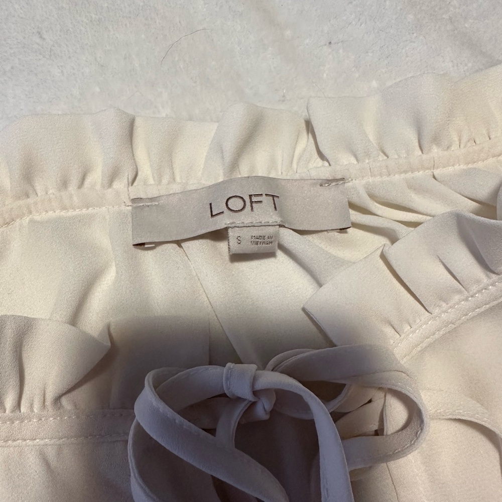 LOFT Cream Ruffled Blouse - Picture 5 of 5